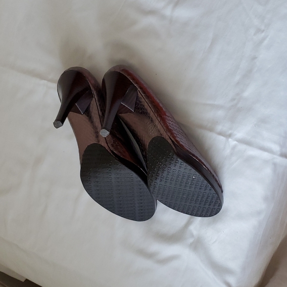 Shoes - Picture 3 of 4